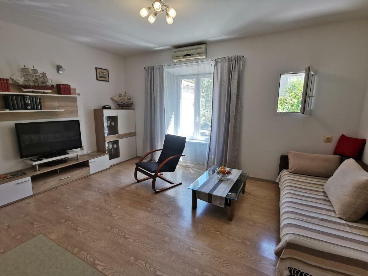 Big And Spacious Apartment In The Heart Of Omis Luaran gambar