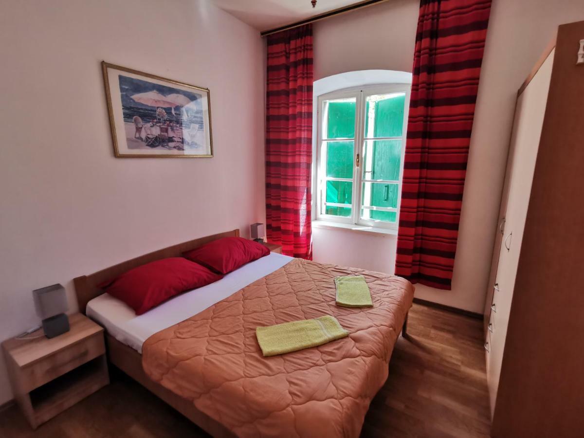 Big And Spacious Apartment In The Heart Of Omis Luaran gambar