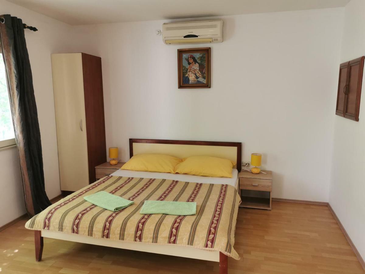 Big And Spacious Apartment In The Heart Of Omis Luaran gambar