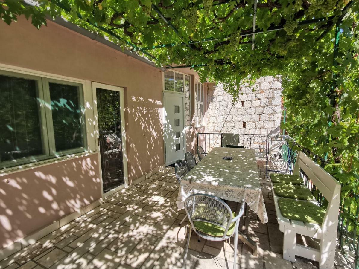 Big And Spacious Apartment In The Heart Of Omis Luaran gambar